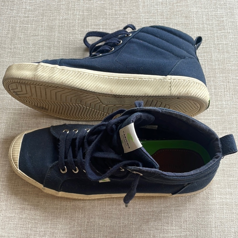 Cariuma High Top Shoes